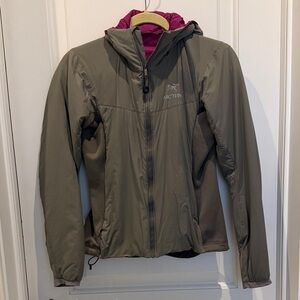 Arc'teryx Women's insulated grey and Magenta Ski Jacket